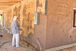 Как оштукатурить деревянные стены внутри дома? Виды штукатурки с глиной и сеткой: Плюсы и Минусы + Видео