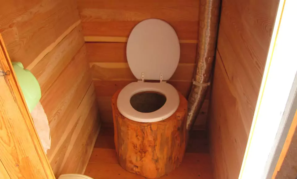 Как обустроить туалет на даче 78