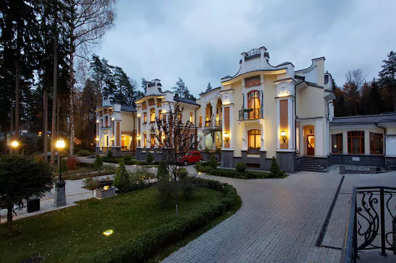 Фото красивых домов и коттеджей в России 49