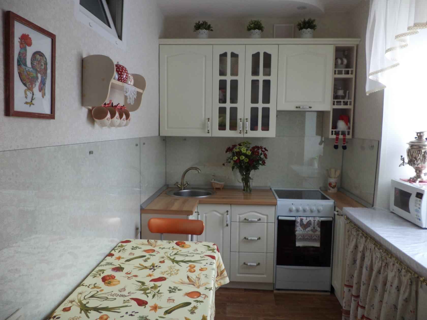 Дизайн маленькой угловой кухни варианты кухонного гарнитура 062_53